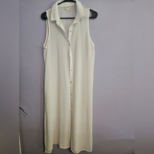 Bone/white sleeveless shirt/tunic